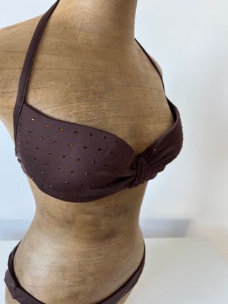 Bikini marrón con detalles
