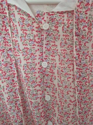 Vestido floral rojo y blanco