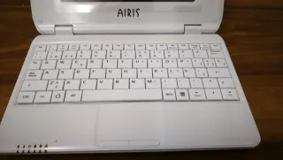 Airis Kira Netbook PC N7000 Blanco para piezas