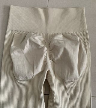 Mallas beige acanaladas