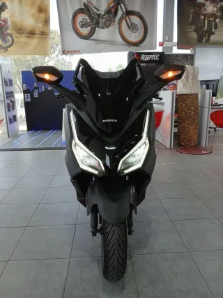 Honda Forza 350 Negra