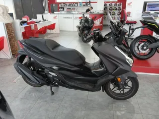 Honda Forza 350 Negra