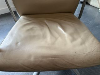 Sillón de oficina tapicería cuero beige