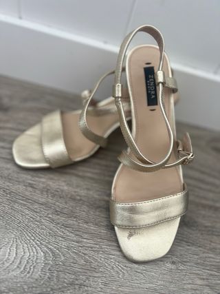 Sandalias Zendra Doradas Tacon Bloque