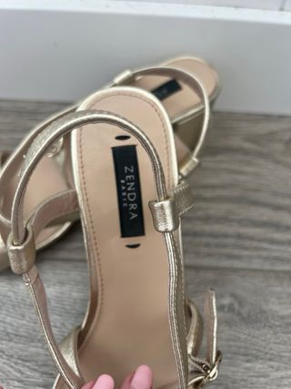 Sandalias Zendra Doradas Tacon Bloque