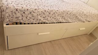 Cama con almacenaje y cabecero Ikea