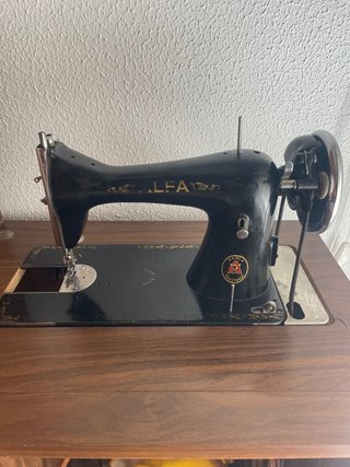 Maquina de coser antigua