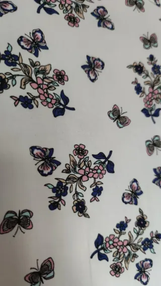 Blusa Atmosphere Talla S/36 Flores y Mariposas