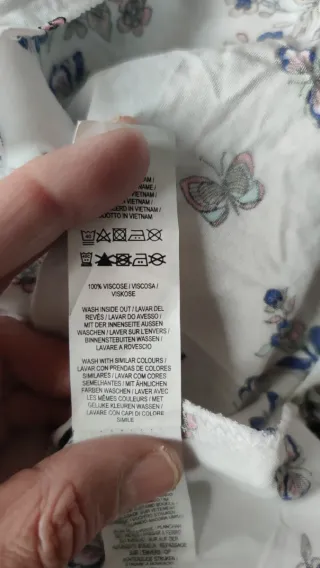 Blusa Atmosphere Talla S/36 Flores y Mariposas