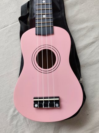 Ukelele soprano con funda - Rosa (nuevo)
