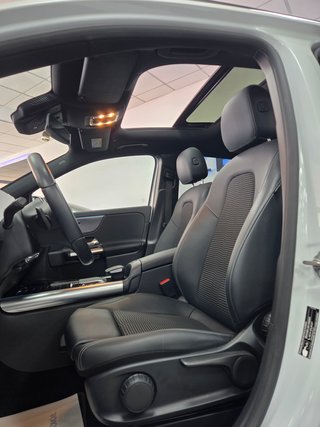 Mercedes-Benz GLA200D 4 MATIC FULL