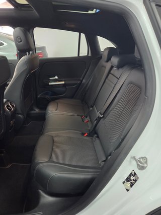 Mercedes-Benz GLA200D 4 MATIC FULL