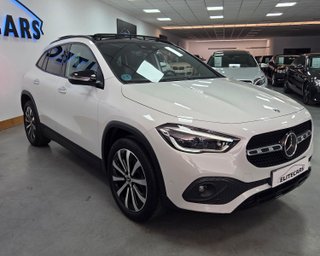 Mercedes-Benz GLA200D 4 MATIC FULL