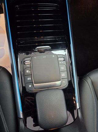 Mercedes-Benz GLA200D 4 MATIC FULL