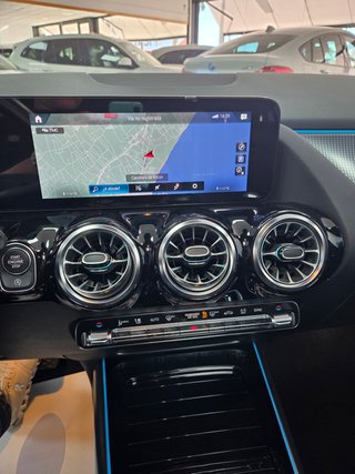 Mercedes-Benz GLA200D 4 MATIC FULL