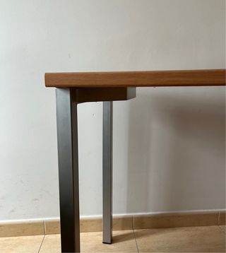 Mesa de escritorio madera y metal
