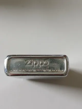 Zippo plateado con grabado