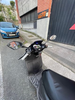 Aprilia Sport City 200cc Scooter Gris