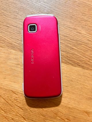 Teléfono nokia 5230 plateado