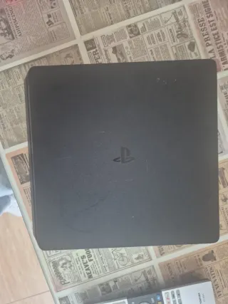 PlayStation 4 Slim Negra