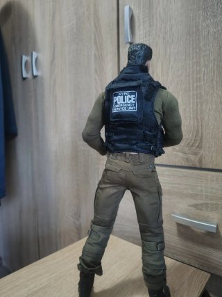 Figura Arnold Schwarzenegger Comando 1/6