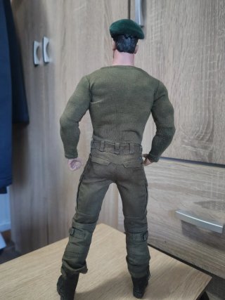 Figura Arnold Schwarzenegger Comando 1/6