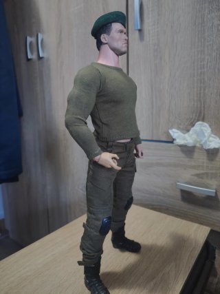 Figura Arnold Schwarzenegger Comando 1/6