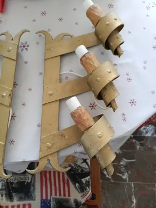 Apliques de pared dorados  velas falsas,antiguos.