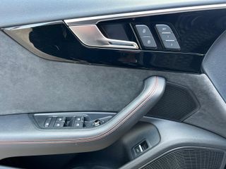 AUDI A4 RS4 Avant TFSI quattro tiptronic