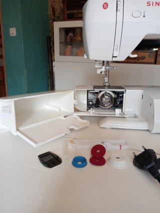 Máquina de coser Singer Brilliance 6180