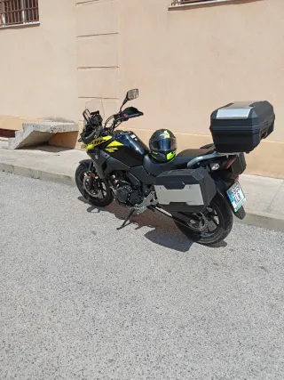 Suzuki V-Strom 250 ABS Negra/Amarilla