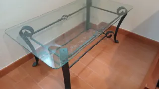 Mesa baja cristal y forja