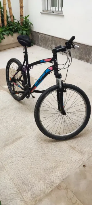 Bicicleta de Montaña BTWIN Negra