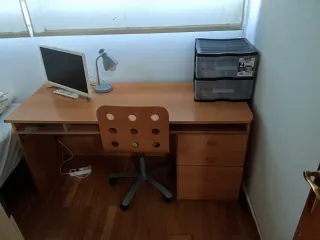 Alquilo habitación junto parada de metro Maragall.