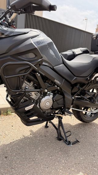 Suzuki V-Strom DL650 Negra
