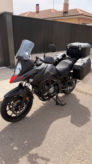 Suzuki V-Strom DL650 Negra
