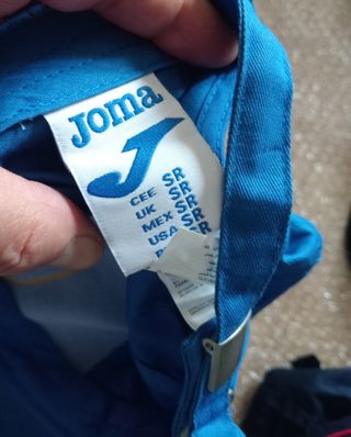 24 + 5 Lote gorras futbol. #Gorra #Visera