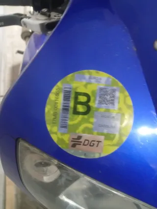 Suzuki SV Moto Deportiva Azul