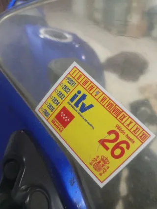 Suzuki SV Moto Deportiva Azul