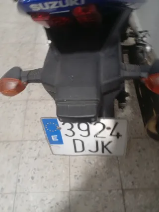 Suzuki SV Moto Deportiva Azul
