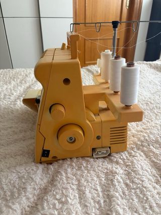 Máquina de coser Yamata FY14U