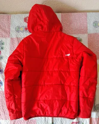 Abrigo reversible con capucha