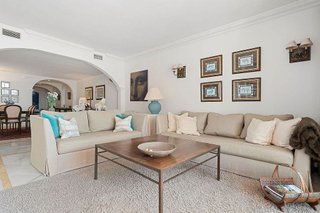 Piso en venta en Los Naranjos - Las Brisas en Marbella