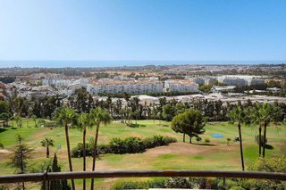 Piso en venta en Los Naranjos - Las Brisas en Marbella