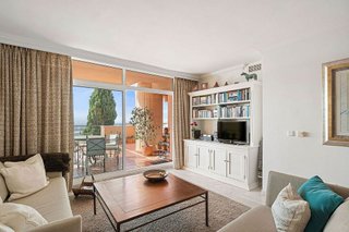 Piso en venta en Los Naranjos - Las Brisas en Marbella