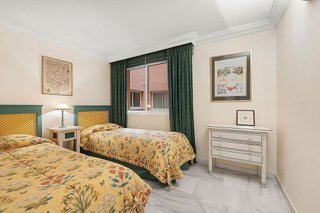 Piso en venta en Los Naranjos - Las Brisas en Marbella