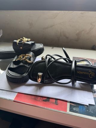 Sandalias Talla 35 y Bolso Dorado