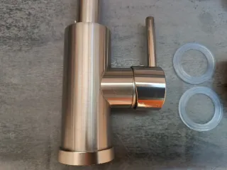 Grifo de cocina metálico