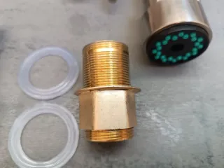 Grifo de cocina metálico