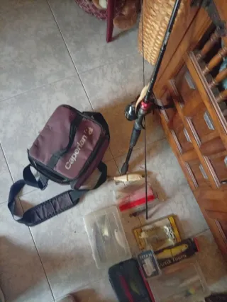 Caña de pescar con carrete